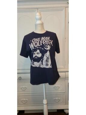 Ripple Junction One Man Wolfpack Graphic T-Shirt Medium